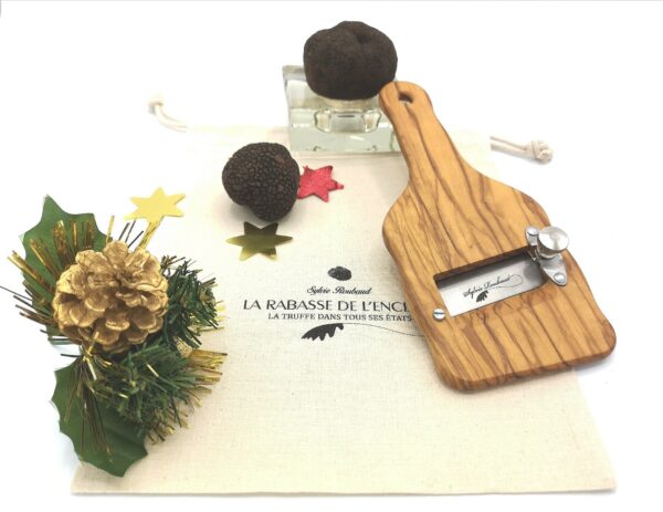 115g-tuber-melanosporum-lavées-et-mandoline-planche-olivier-pochon idee cadeau coffret truffe du périgord