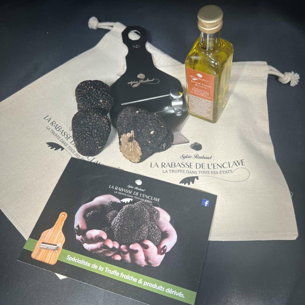 huile d olive truffee et mandoline à truffes en inox